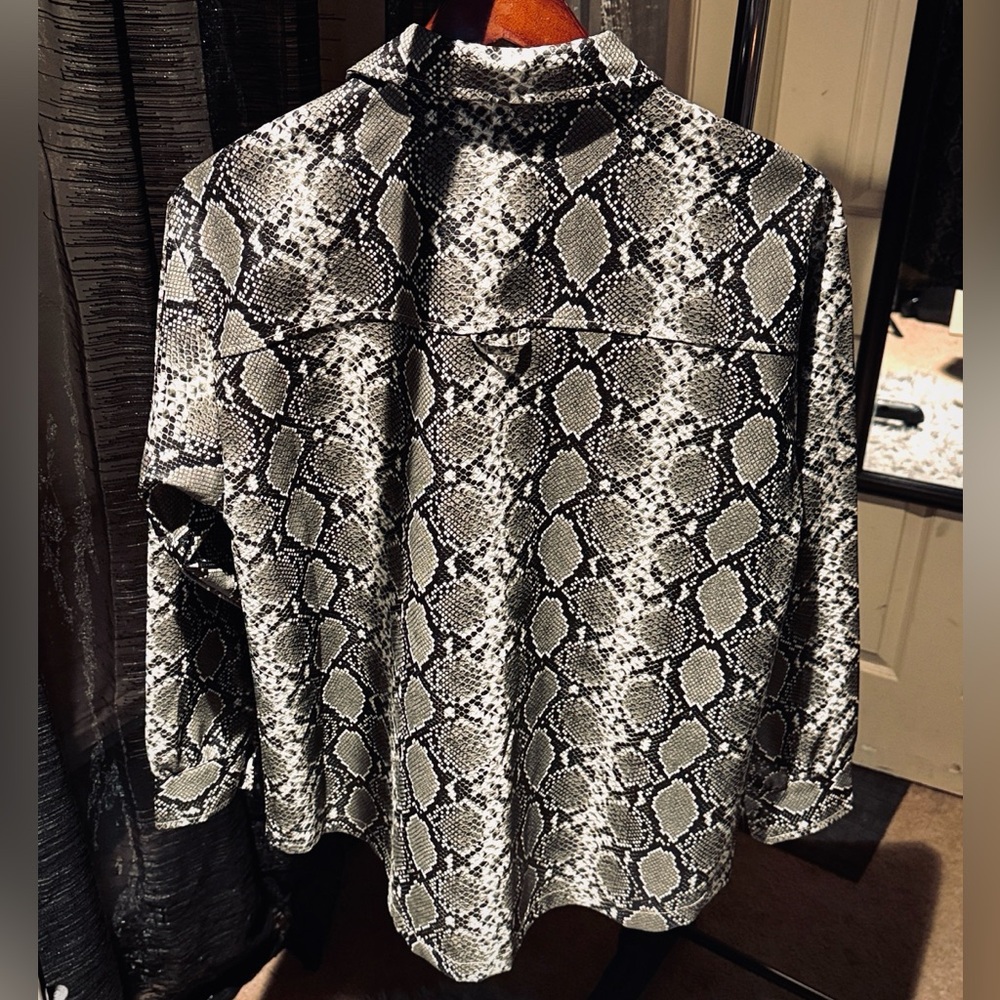 ASOS Design Pleather Snakeskin Button Up Oversized Shacket - Picture 10 of 16